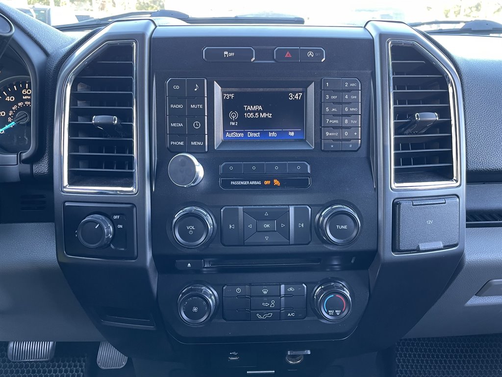 2016 Ford F150 XLT photo