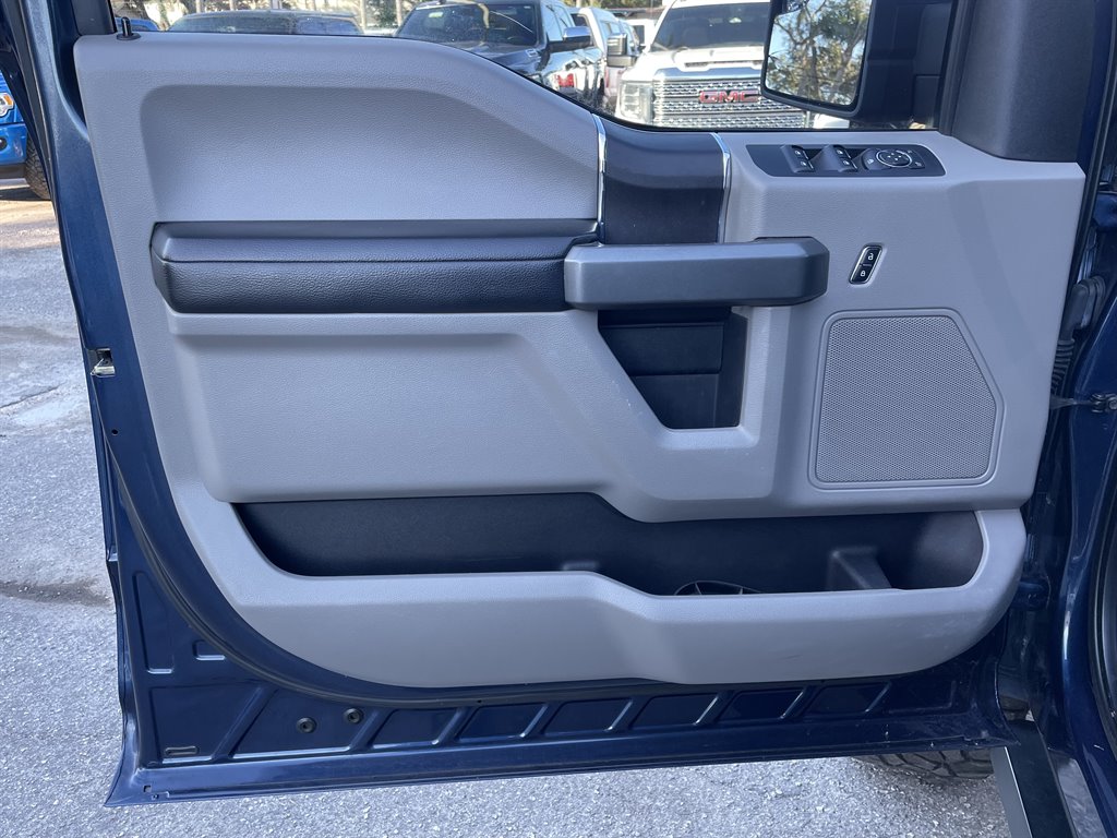 2016 Ford F150 XLT photo