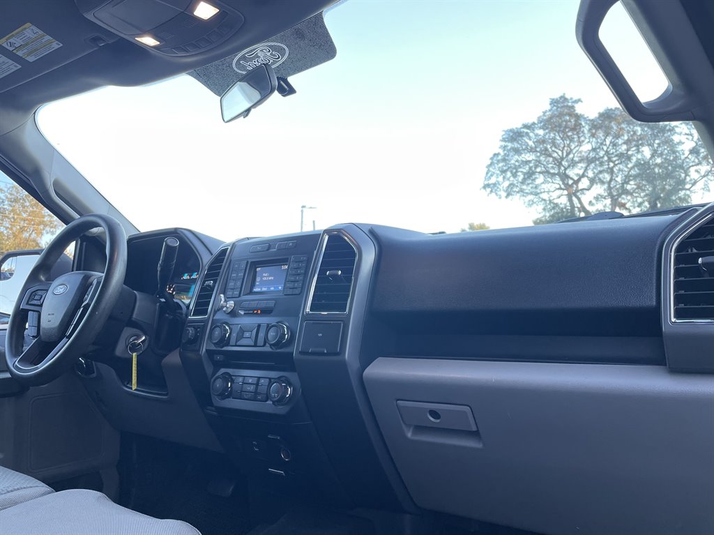 2016 Ford F150 XLT photo