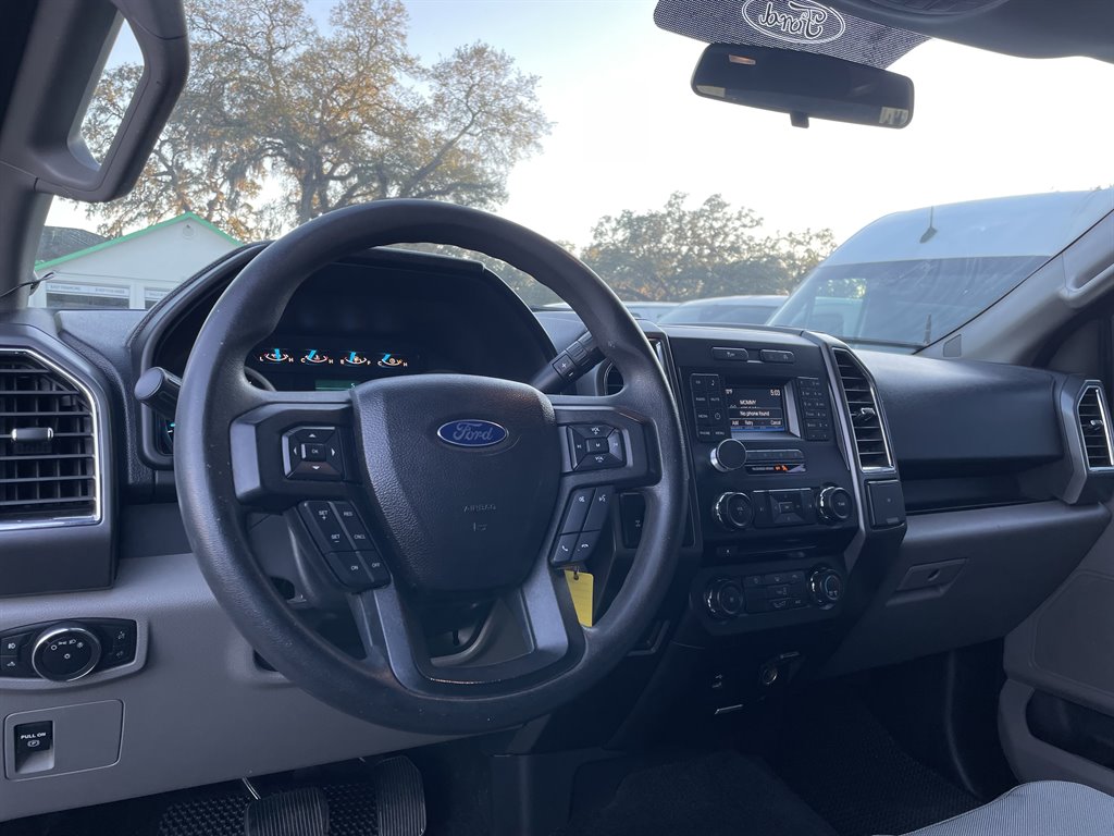 2016 Ford F150 XLT photo