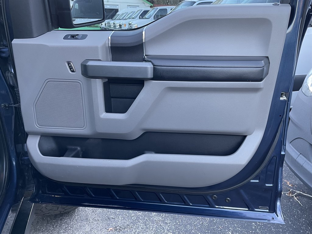 2016 Ford F150 XLT photo