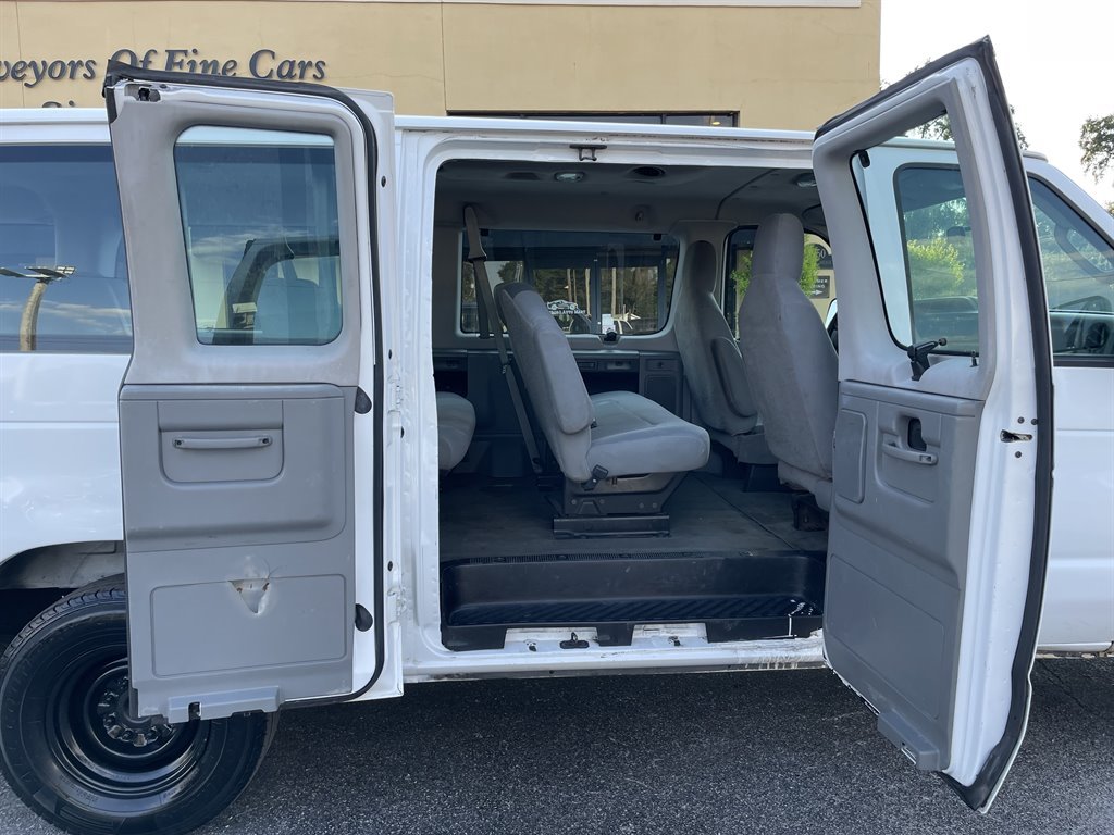 2009 Ford E-350 - $5,999