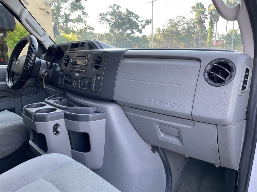 2009 Ford E-350 - $5,999