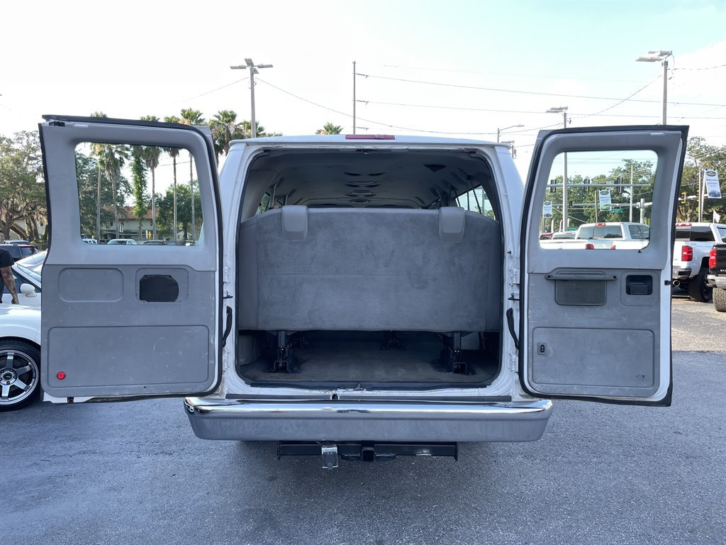 2009 Ford E-350 - $5,999