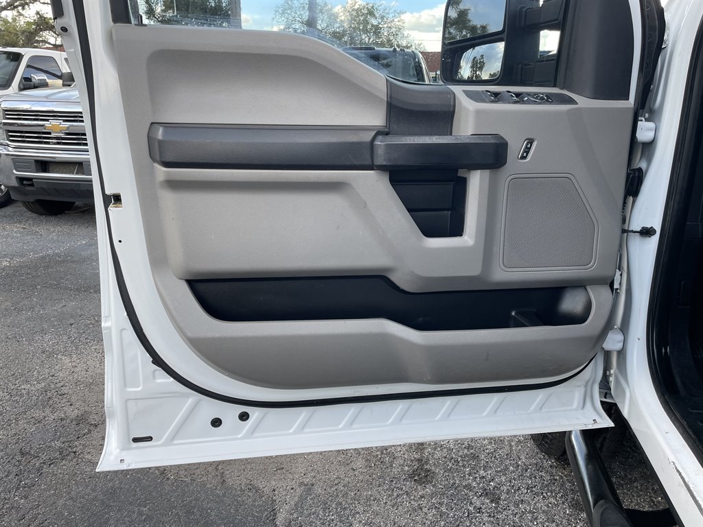 2017 Ford F-250 - $22,999