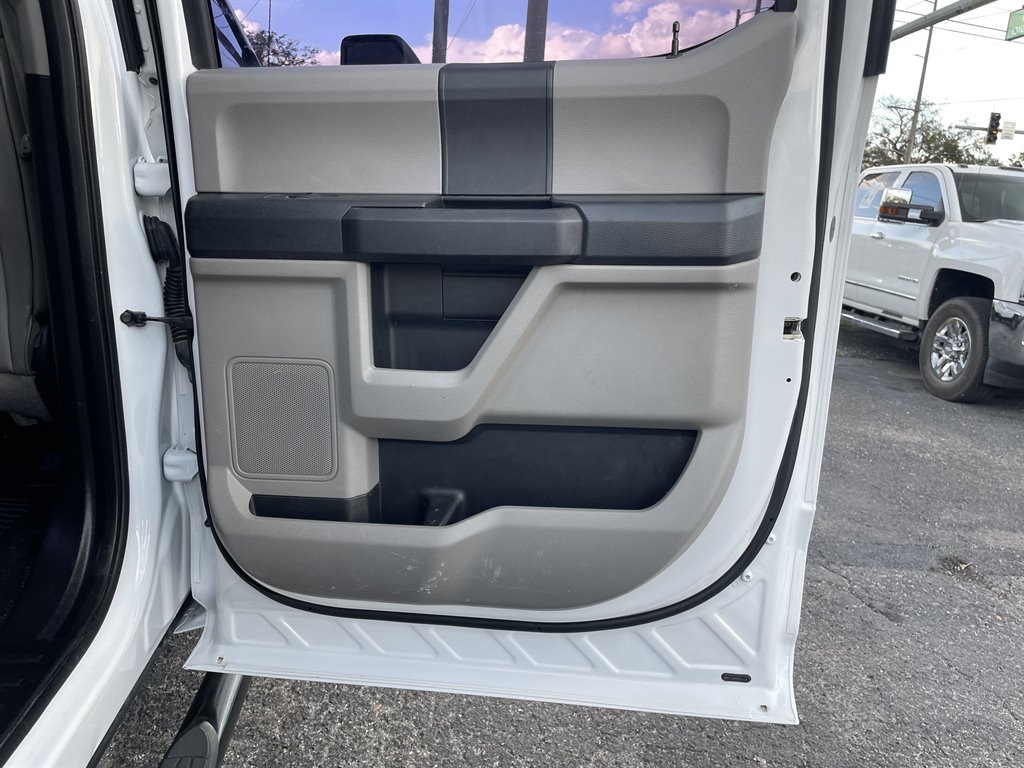 2017 Ford F-250 - $22,999