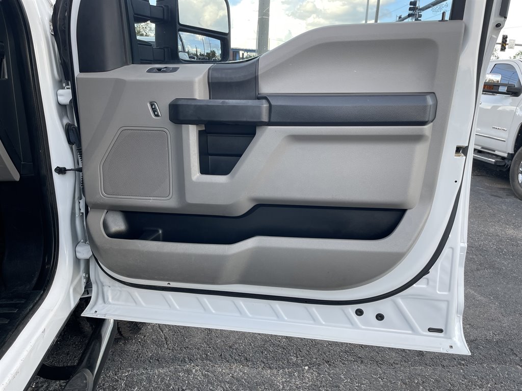 2017 Ford F-250 - $22,999