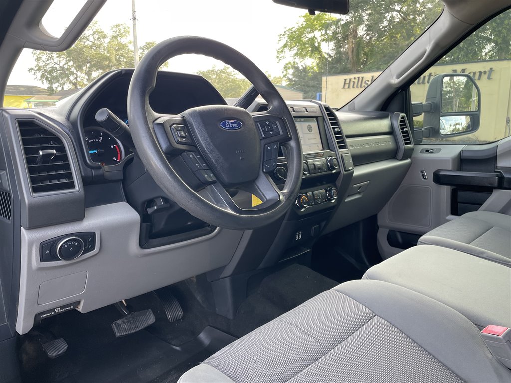 2019 Ford F-350 - $32,999