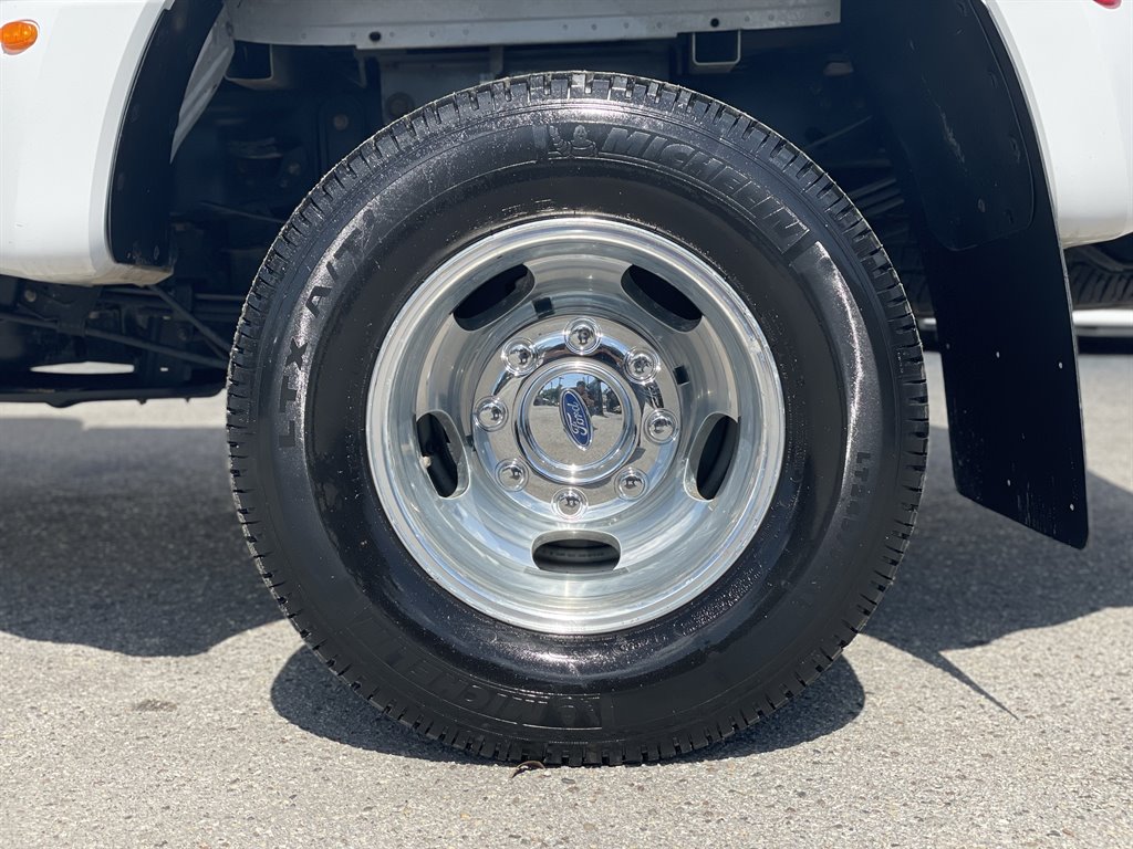 2019 Ford F-350 - $32,999