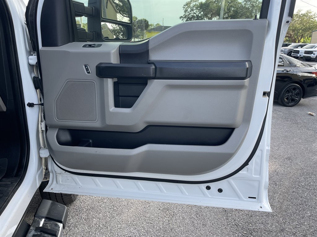 2019 Ford F-350 - $32,999