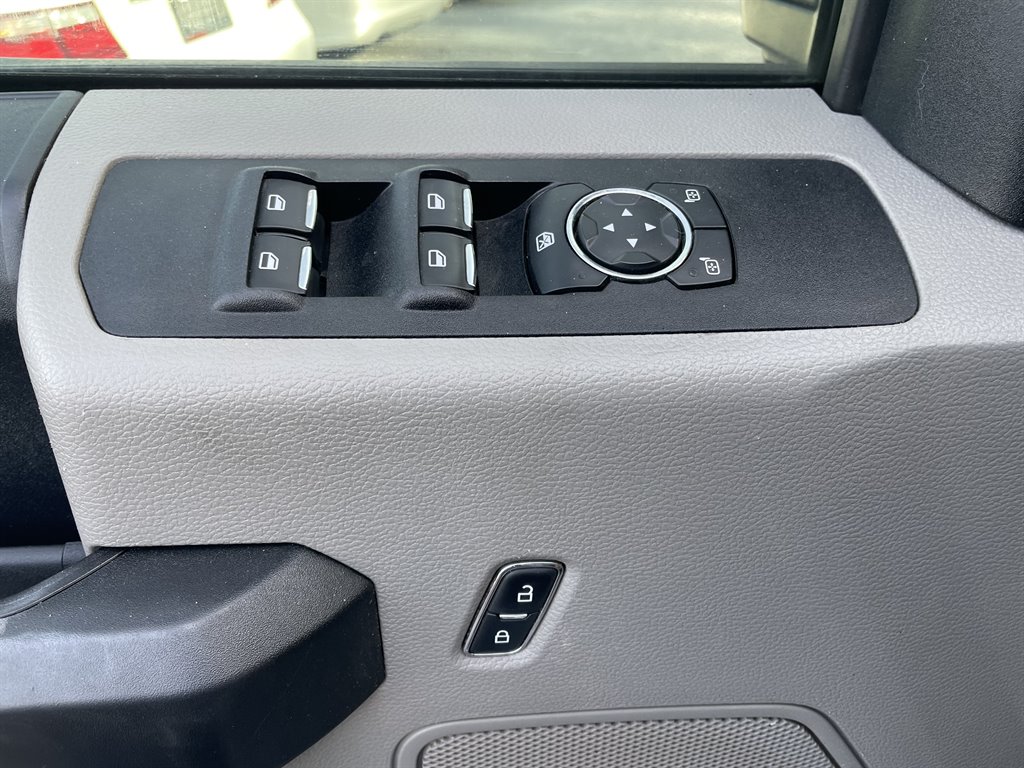2019 Ford F-350 - $32,999
