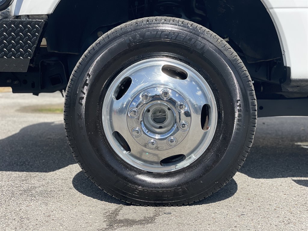 2019 Ford F-350 - $32,999