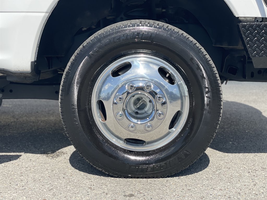 2019 Ford F-350 - $32,999