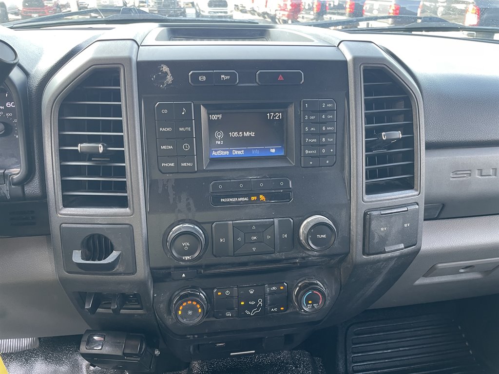 2017 Ford F-350 - $25,999