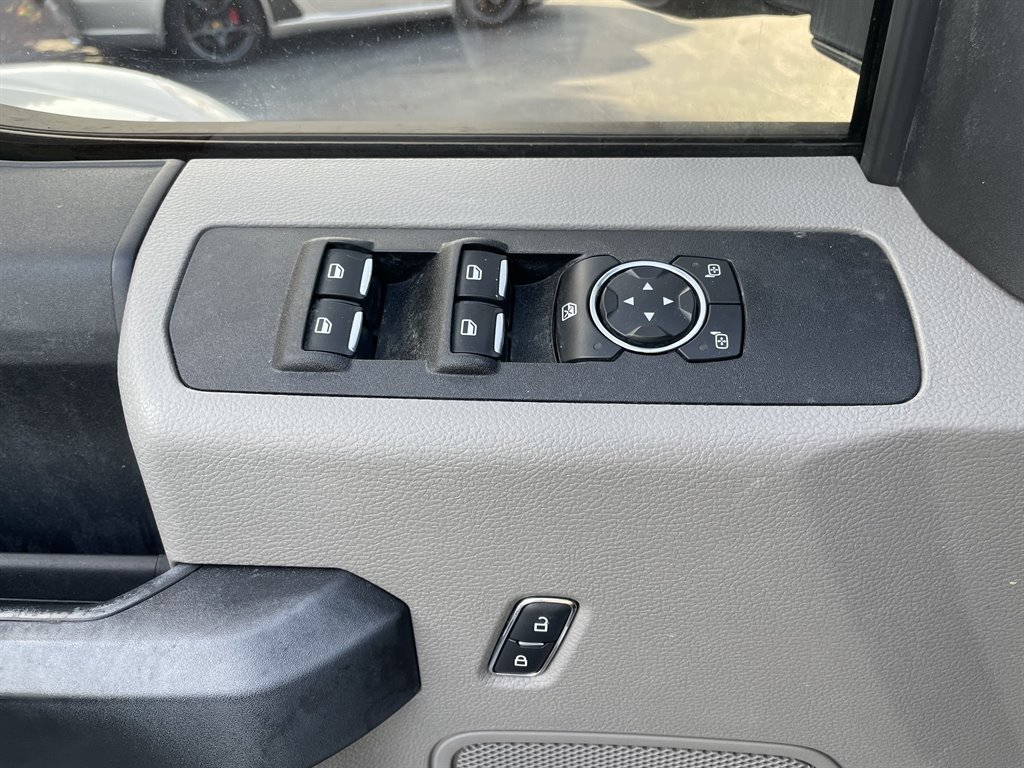 2017 Ford F-350 - $25,999