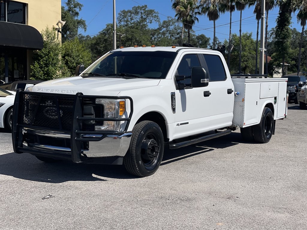 2017 Ford F-350 - $25,999