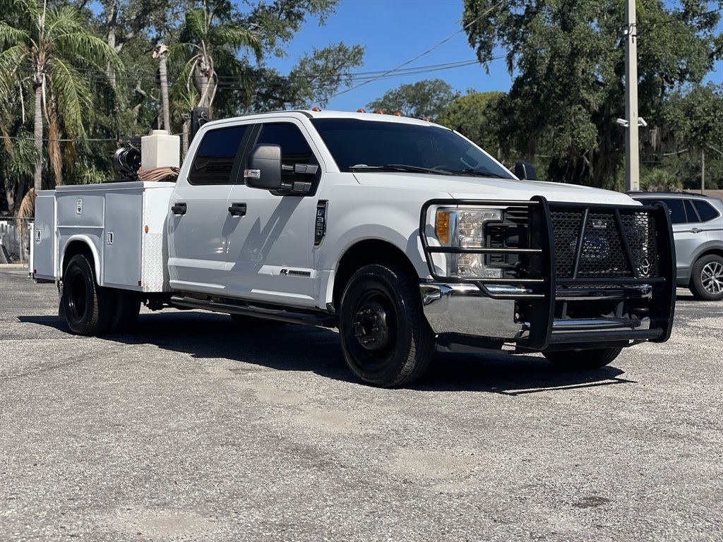2017 Ford F-350 - $25,999