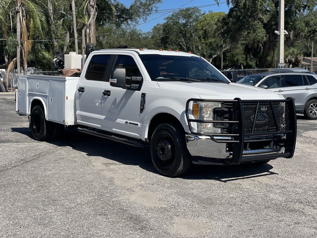 2017 Ford F-350 - $25,999