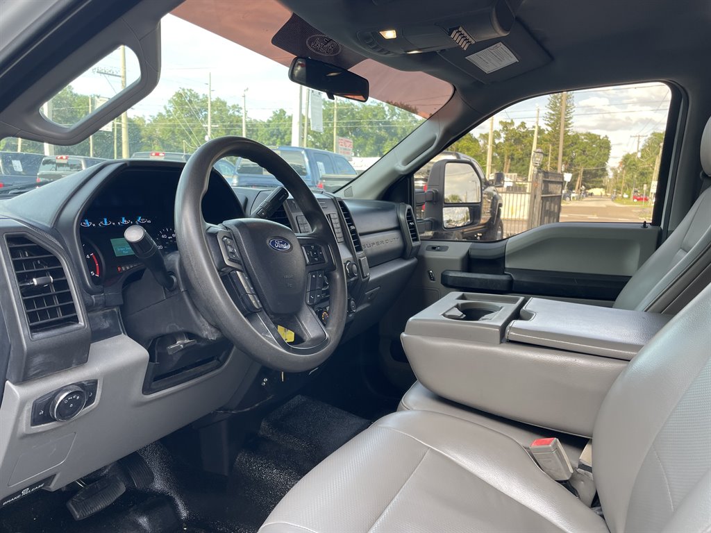 2017 Ford F-350 - $25,999