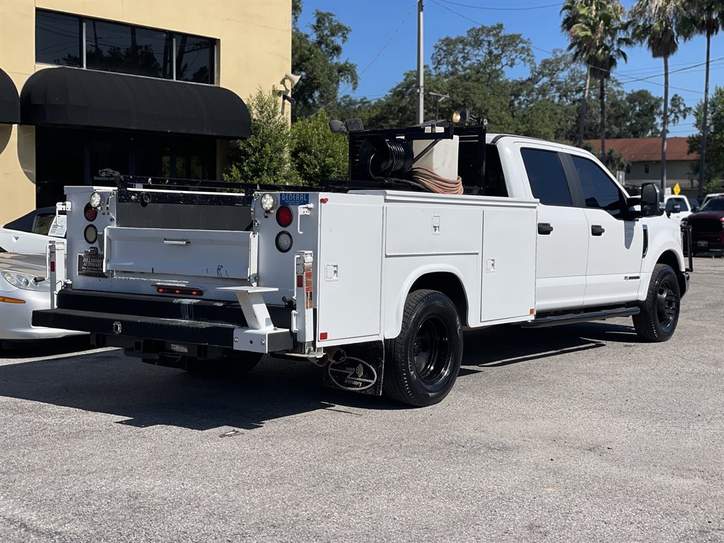2017 Ford F-350 - $25,999