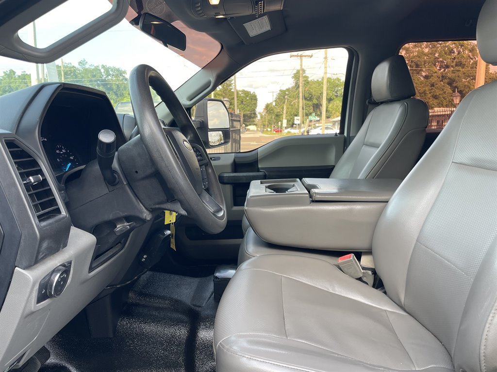 2017 Ford F-350 - $25,999