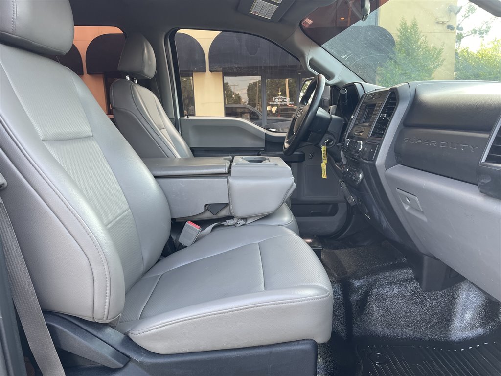 2017 Ford F-350 - $25,999