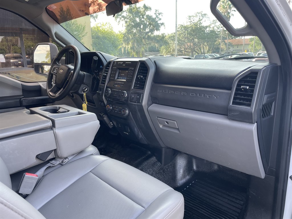 2017 Ford F-350 - $25,999