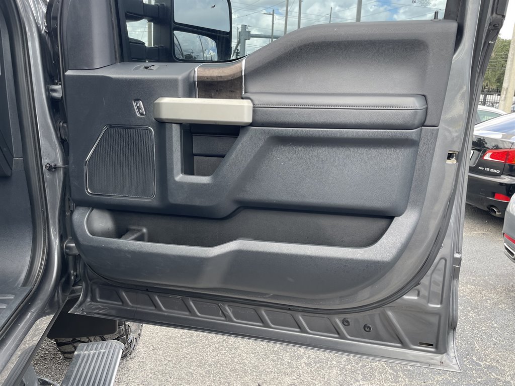 2022 Ford F-350 - $55,999