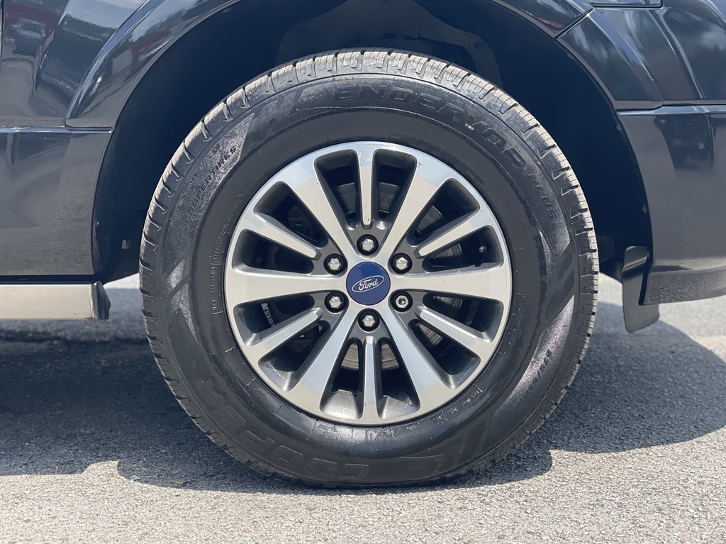 2015 Ford Expedition - $17,999