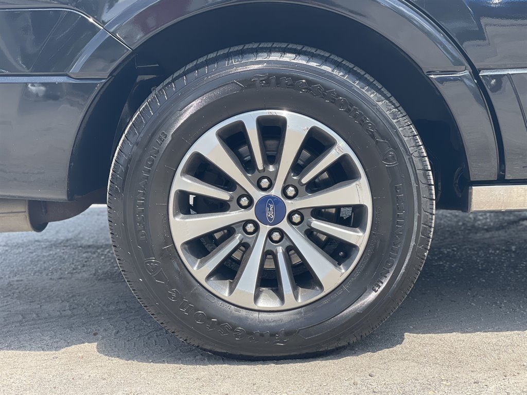 2015 Ford Expedition - $17,999