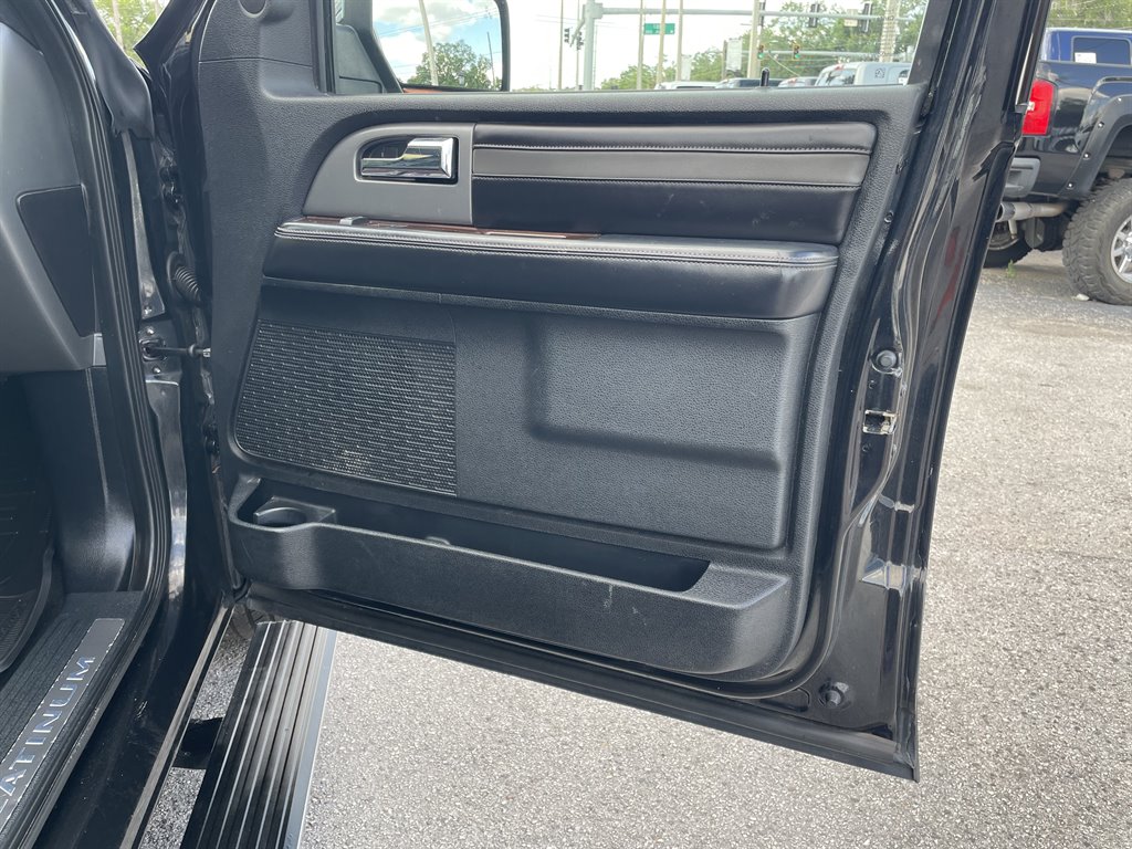 2015 Ford Expedition - $17,999