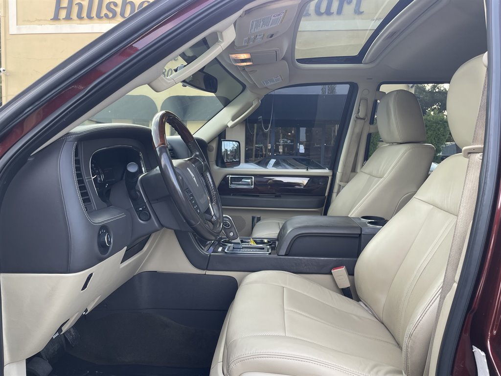 2016 Lincoln Navigator - $12,999