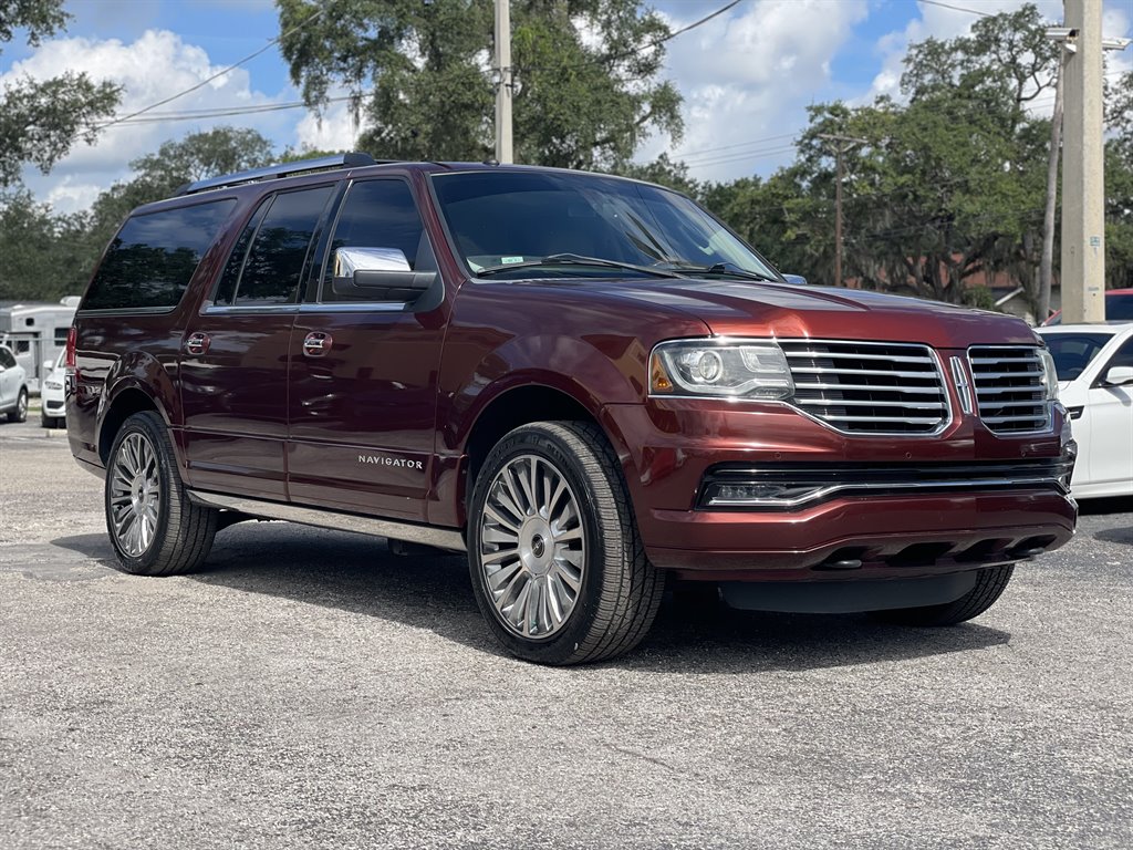 2016 Lincoln Navigator - $12,999