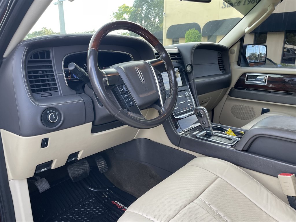 2016 Lincoln Navigator - $12,999