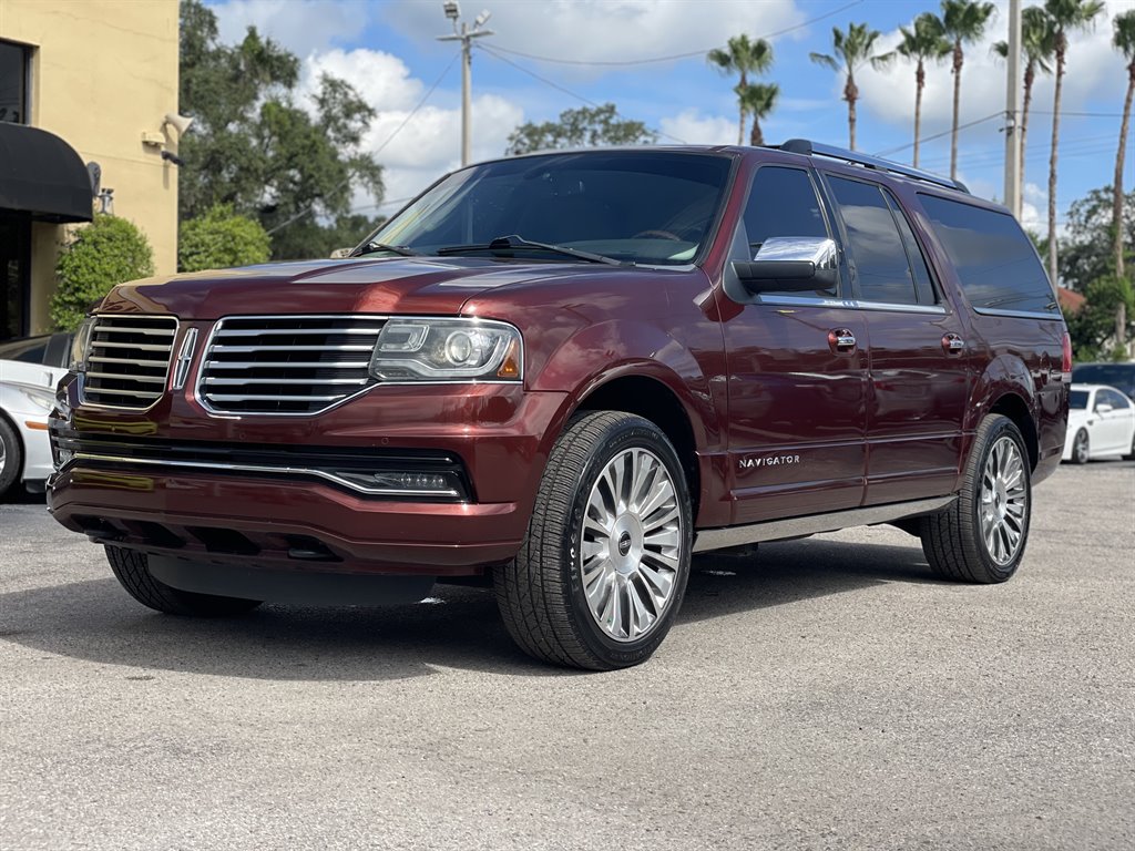 2016 Lincoln Navigator - $12,999