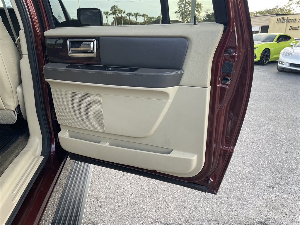 2016 Lincoln Navigator - $12,999