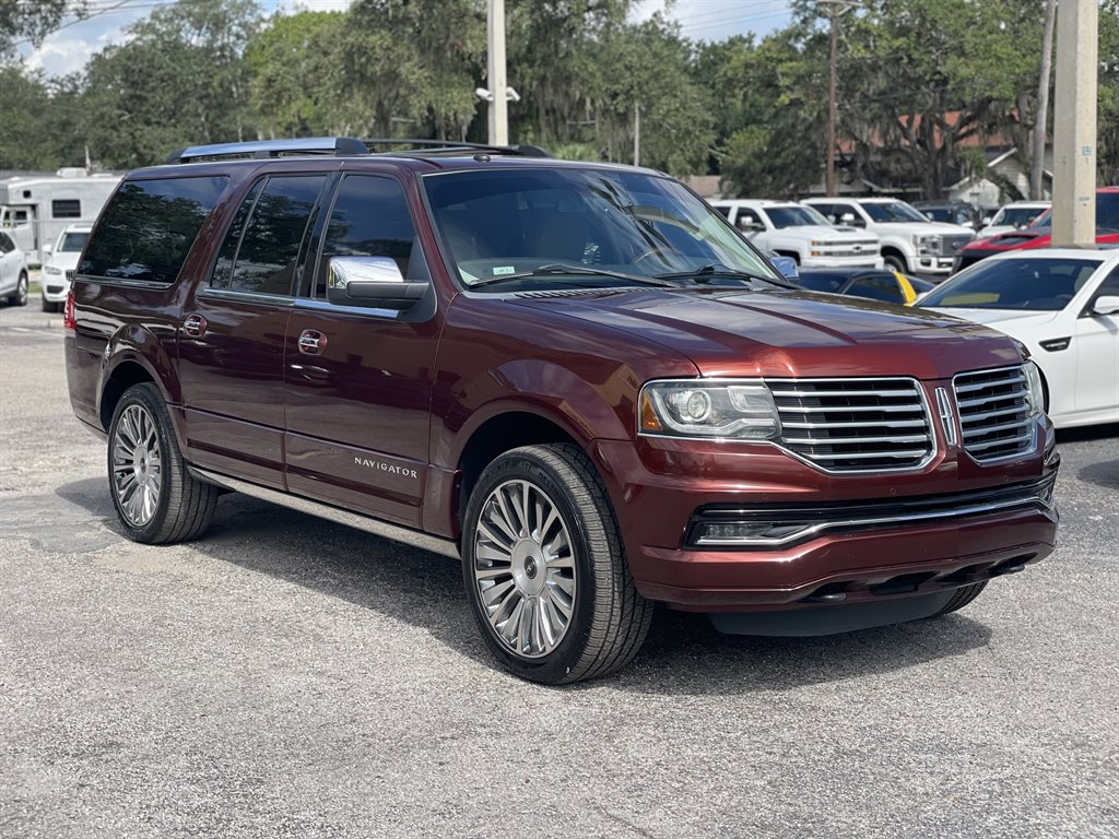 2016 Lincoln Navigator - $12,999