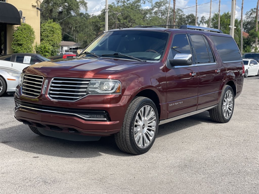 2016 Lincoln Navigator - $12,999