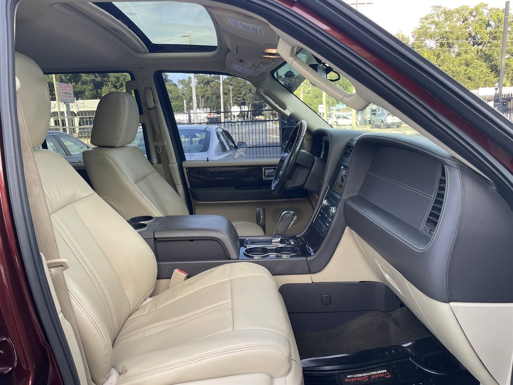 2016 Lincoln Navigator - $12,999