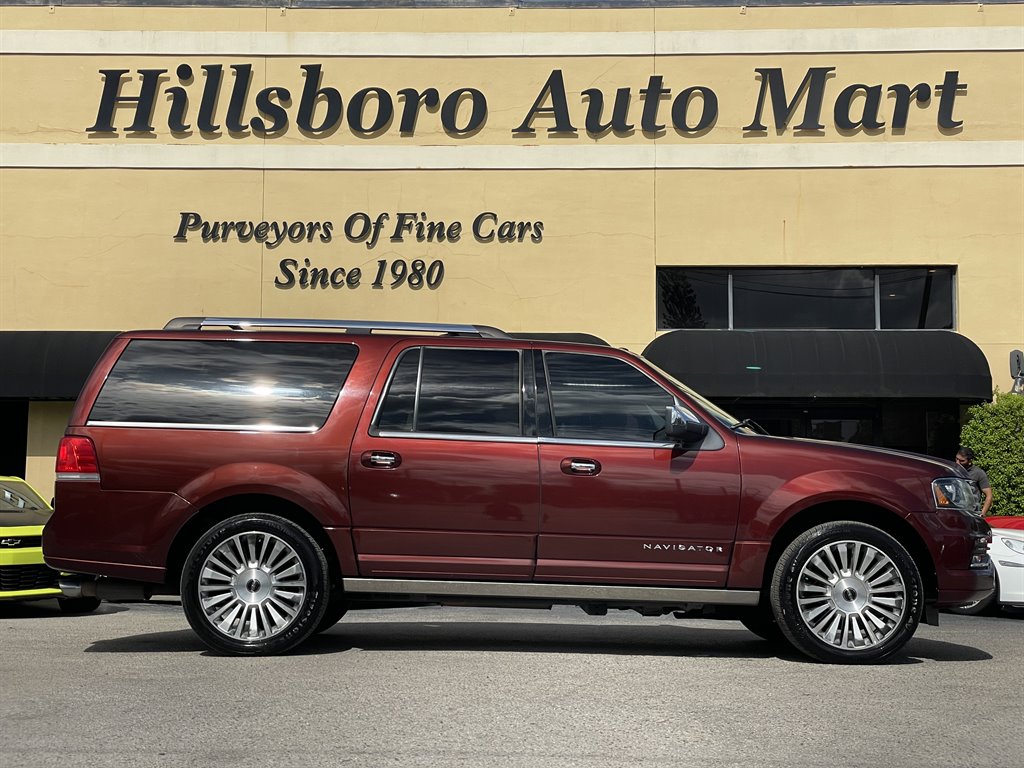 2016 Lincoln Navigator - $12,999