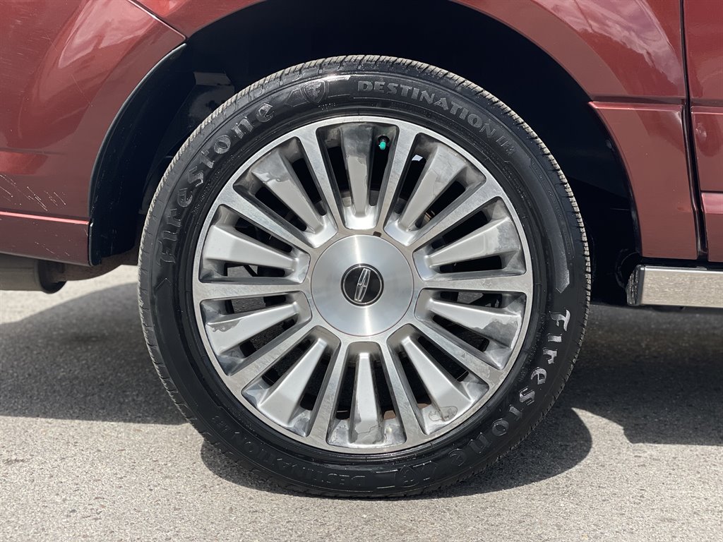 2016 Lincoln Navigator - $12,999