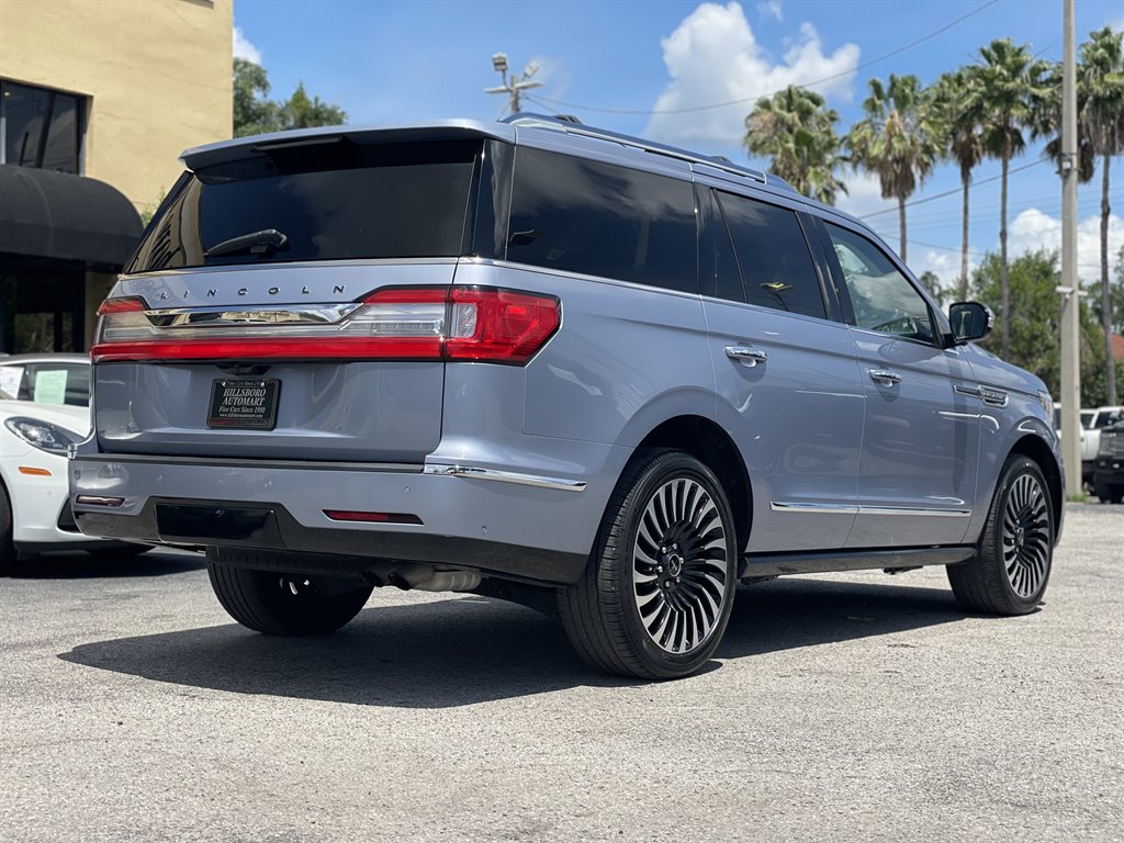 2018 Lincoln Navigator - $39,999