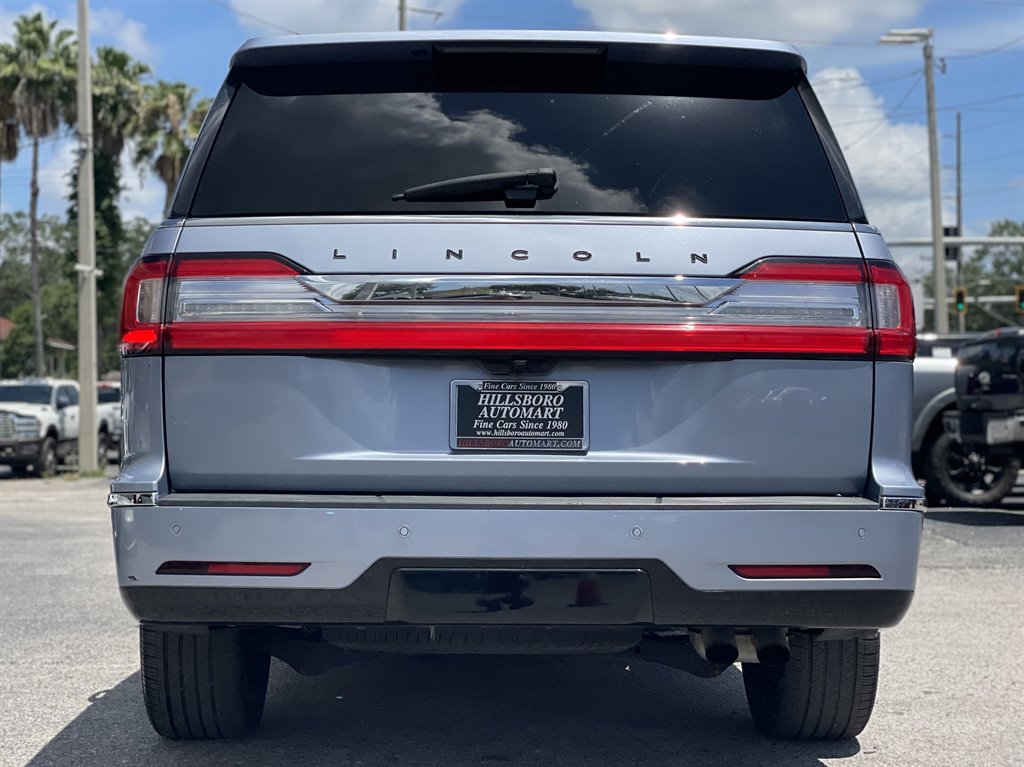 2018 Lincoln Navigator - $39,999