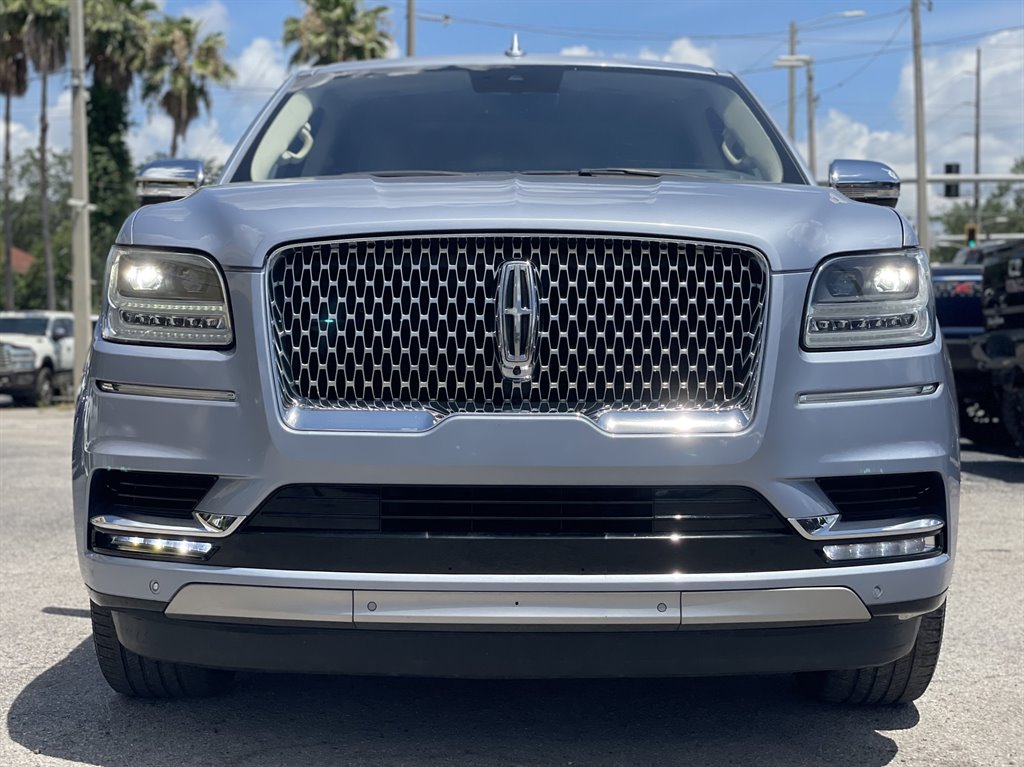 2018 Lincoln Navigator - $39,999