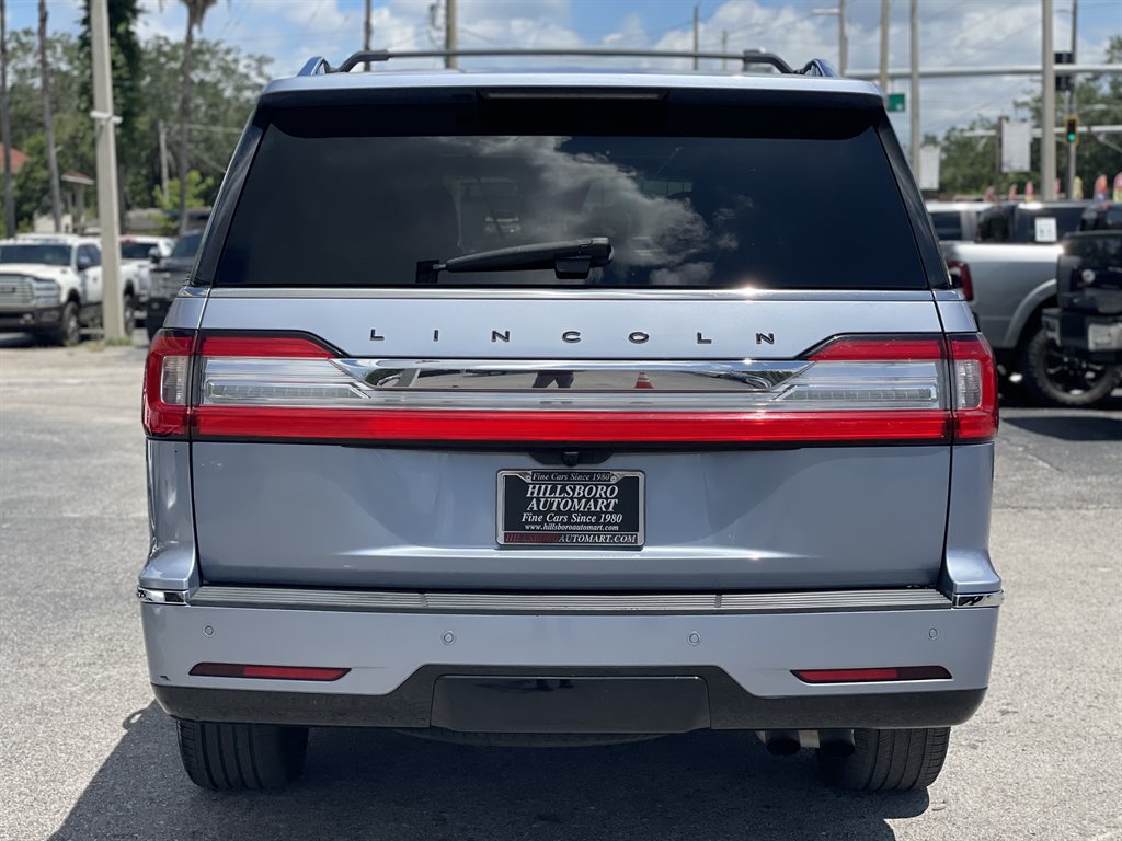 2018 Lincoln Navigator - $39,999