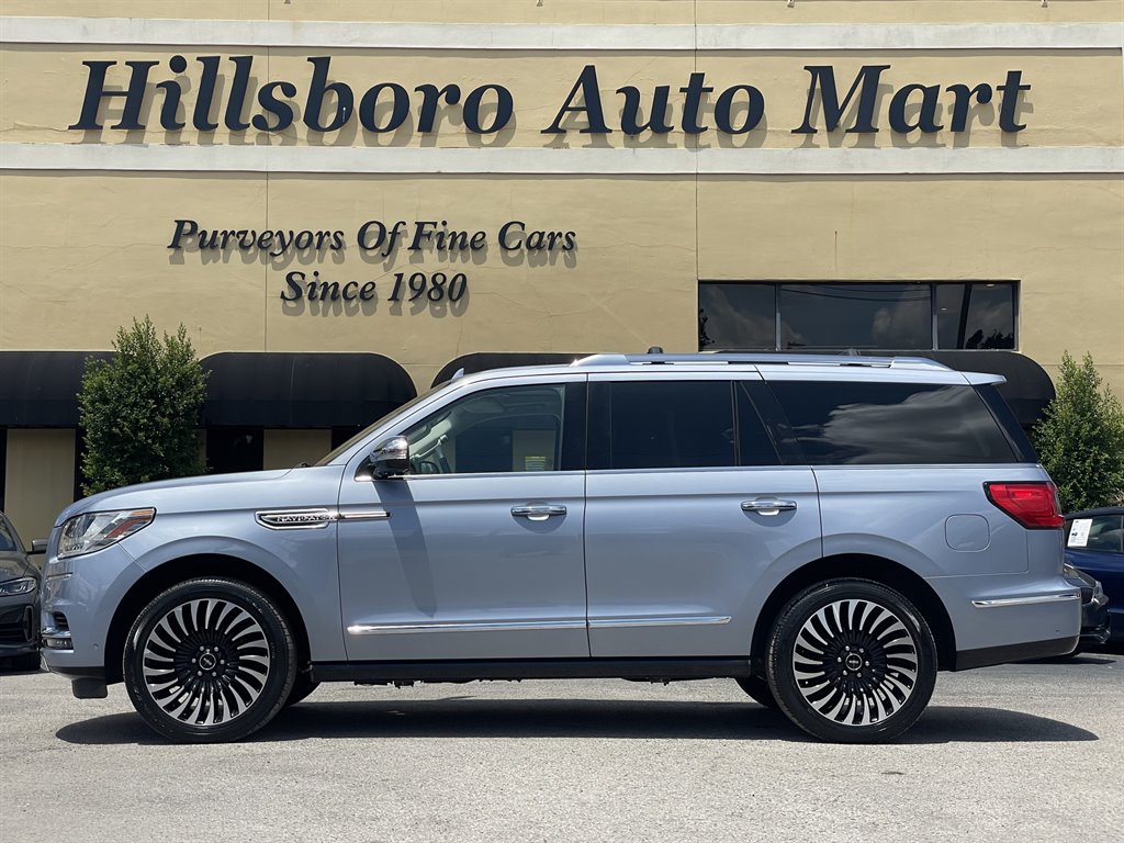 2018 Lincoln Navigator - $39,999