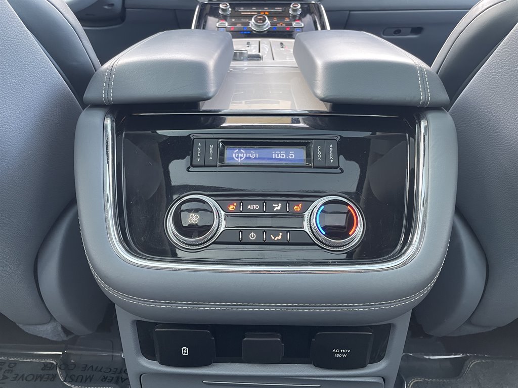 2018 Lincoln Navigator - $39,999