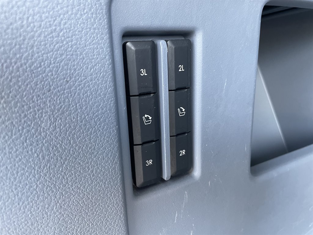 2018 Lincoln Navigator - $39,999