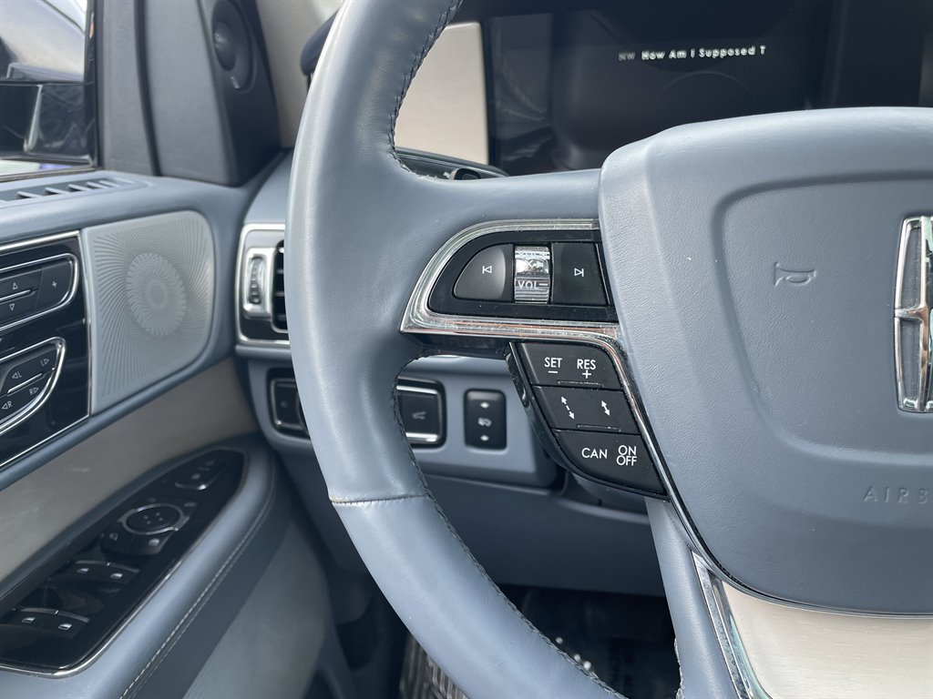 2018 Lincoln Navigator - $39,999