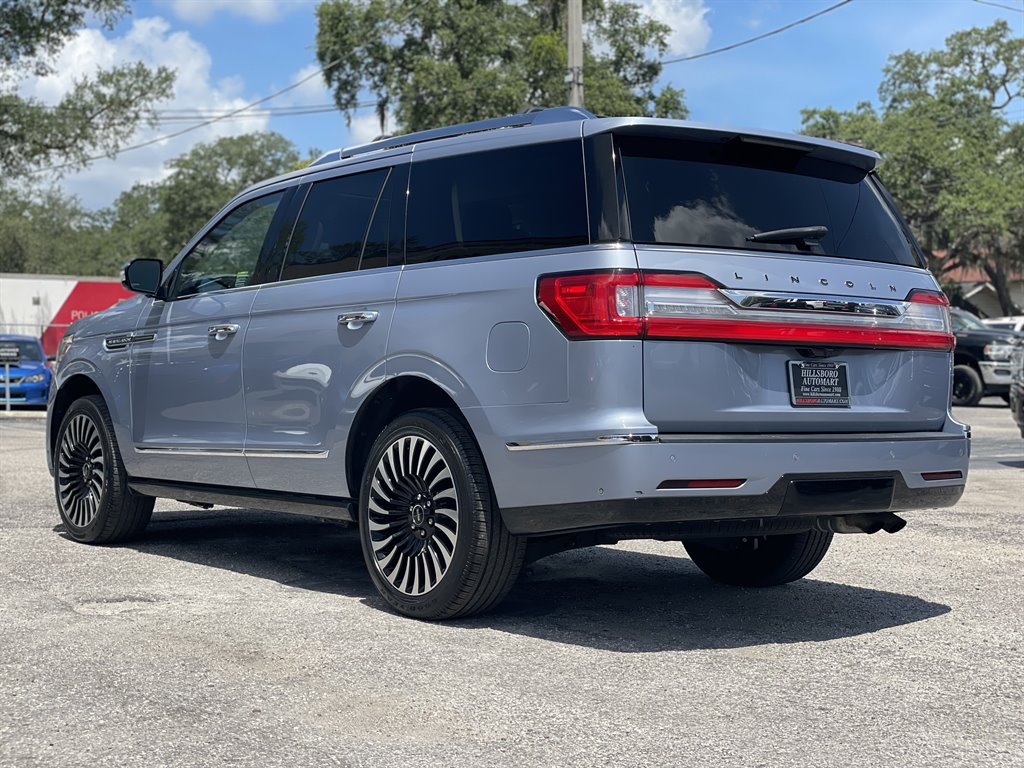 2018 Lincoln Navigator - $39,999